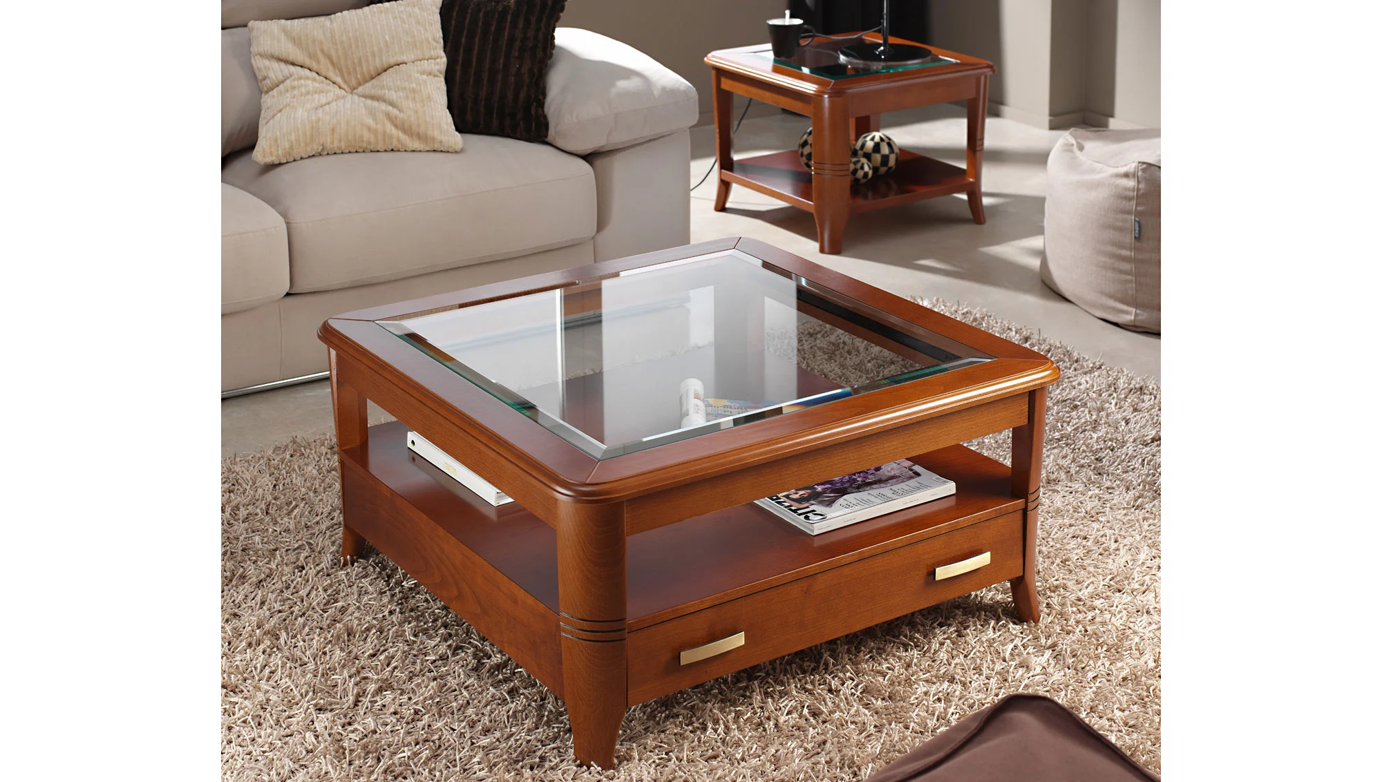 Mesa de centro cuadrada elevable clásica Atalin