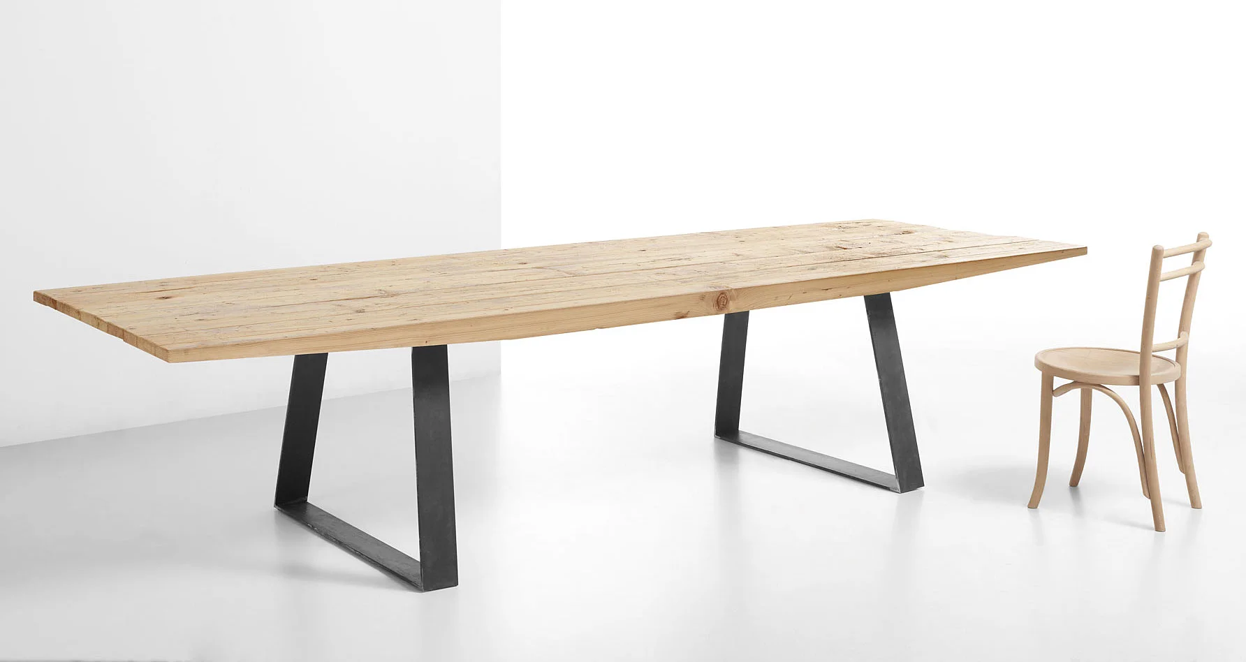 Mesa de comedor Fly madera centenaria