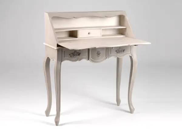 Secreter Vintage Elegance