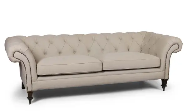 Sofá Chester capitoné tapizado beige tacholado