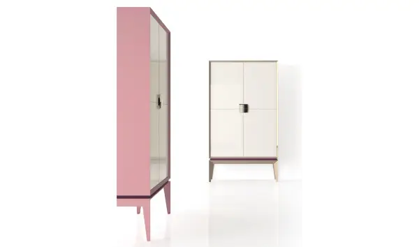 Vitrina 2 puertas con tirador triangle Plain