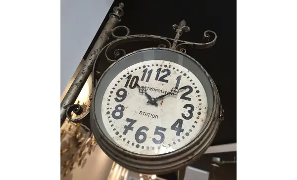 Reloj con pie vintage