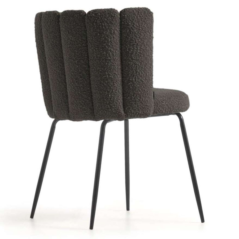 Silla tapizada en borrego negro y metal negro Aniela
