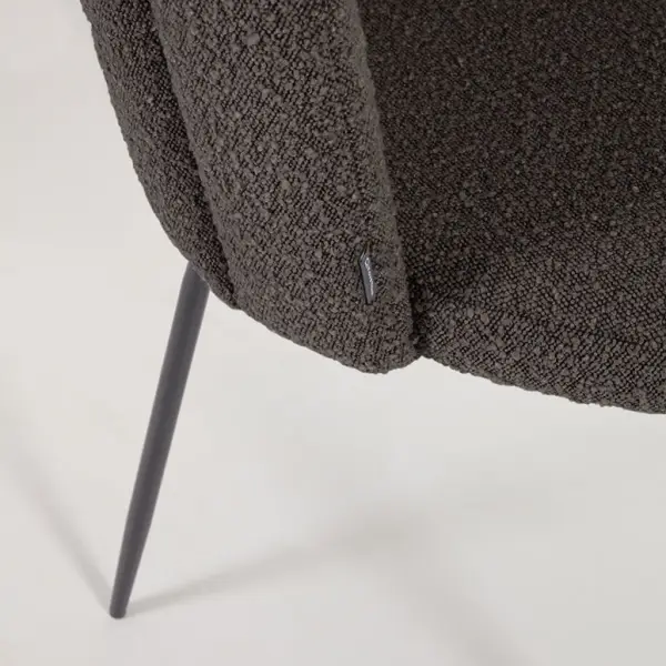 Silla tapizada en borrego negro y metal negro Aniela