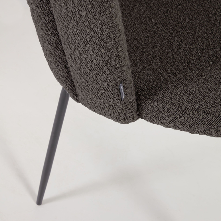 Silla tapizada en borrego negro y metal negro Aniela