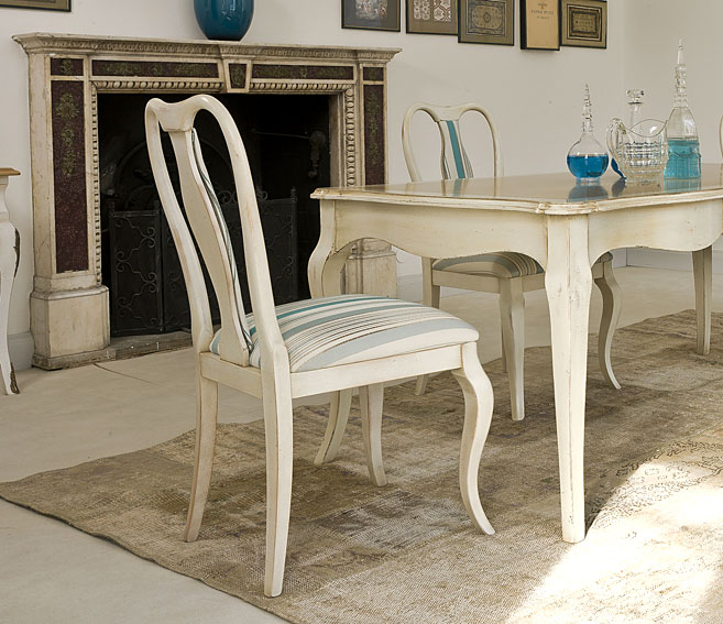 Comedor vintage Aston Tonin Casa de lujo en Portobellodeluxe.com. Tu