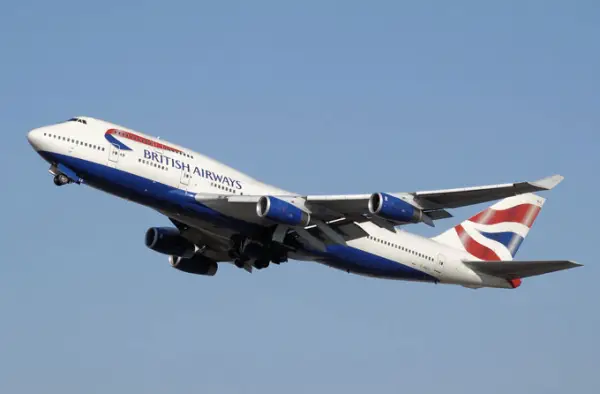Cama B-747
