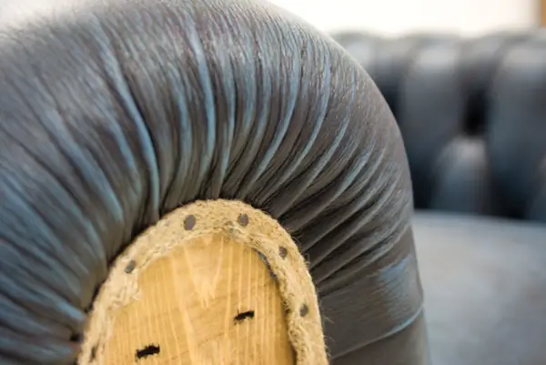 Sillón azul chesterfield Chesire