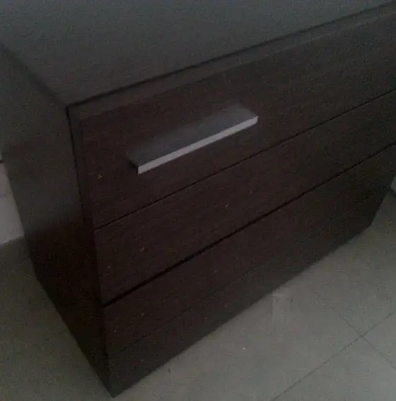Cómoda 4 Cajones City Wengue Lig. Defectos