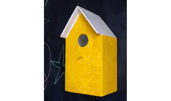 Lampara casita color amarillo