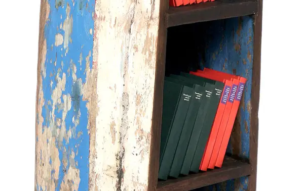 Librería barco balinés reciclado