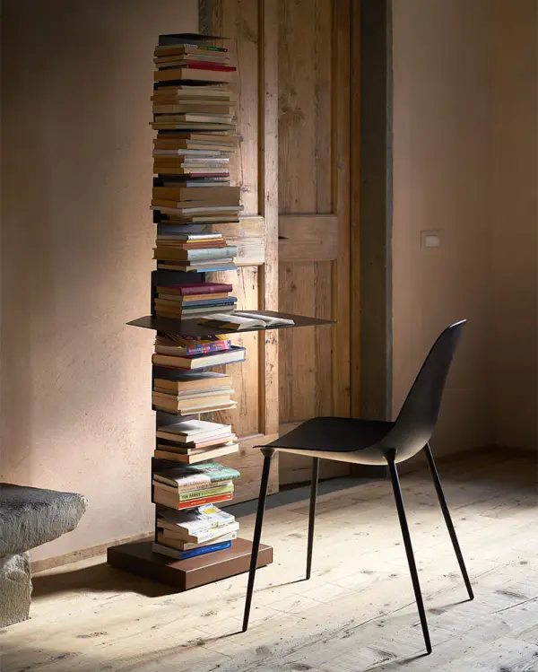 Librero Vertical de Pared Ptolomeo