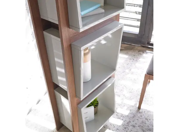 Librería moderna Jordane