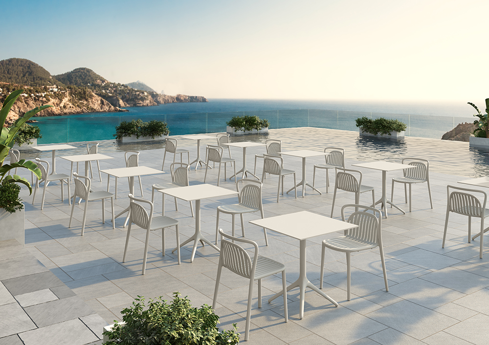 Mesa comedor cuadrada abatible apilable Uni de 73 Mowee