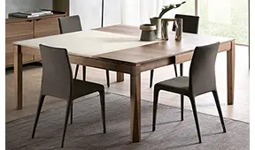 Mesa de comedor extensible cuadrada