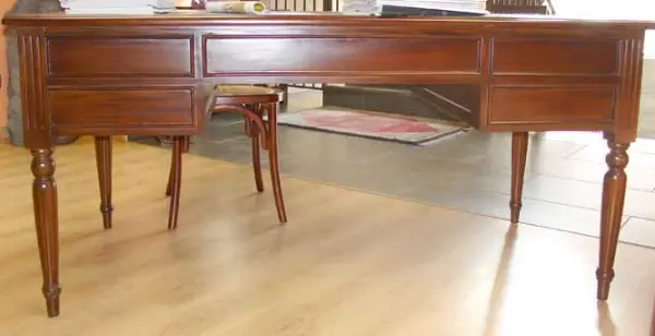 Mesa de Escritorio Victoriano