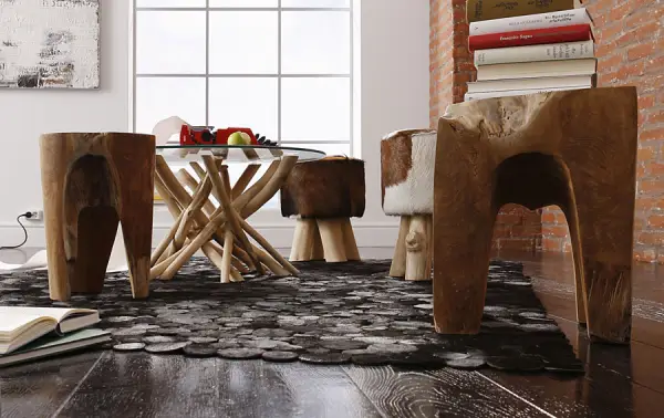 Taburetes en madera y piel