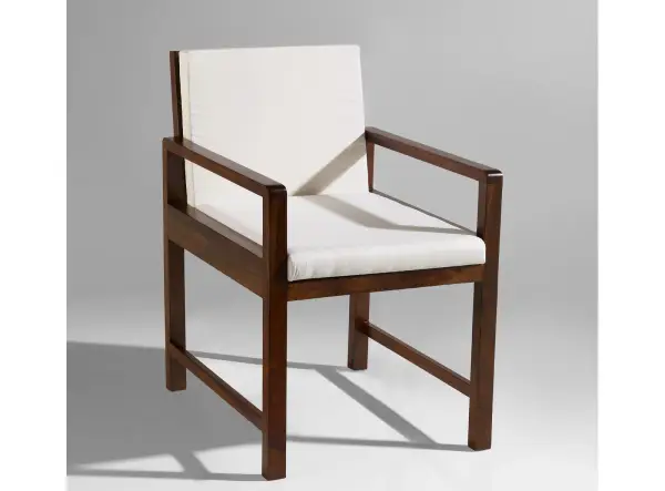 Sillón tapizado colonial Lumin