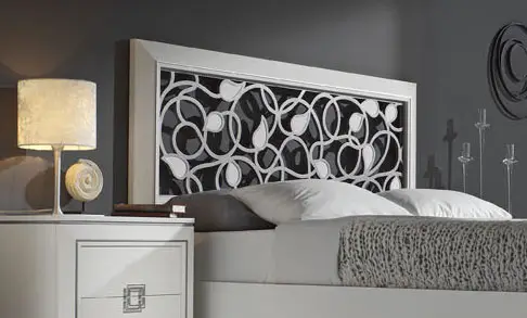Cabecero Calado en blanco y plata para cama de 150 cms.