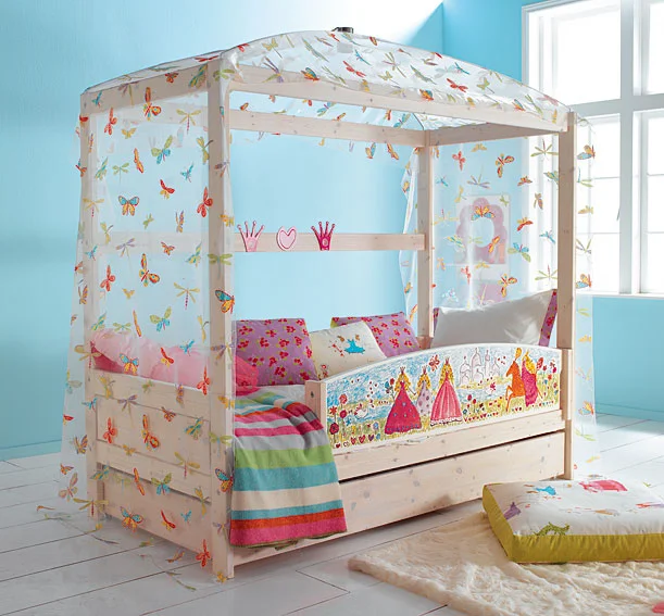 Cama Princess con dosel mariposas y cama nido
