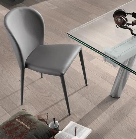 Muebles. Silla Jorn color gris