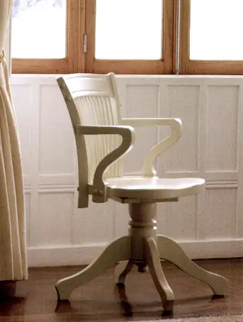 Sillón Giratorio Colonial en blanco roto