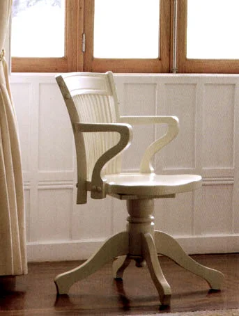 Sillón Giratorio Colonial en blanco roto