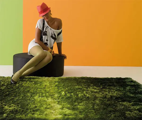 Alfombra verde de pelo largo