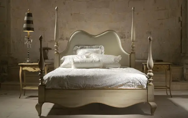 Cama Chipendale tapizada