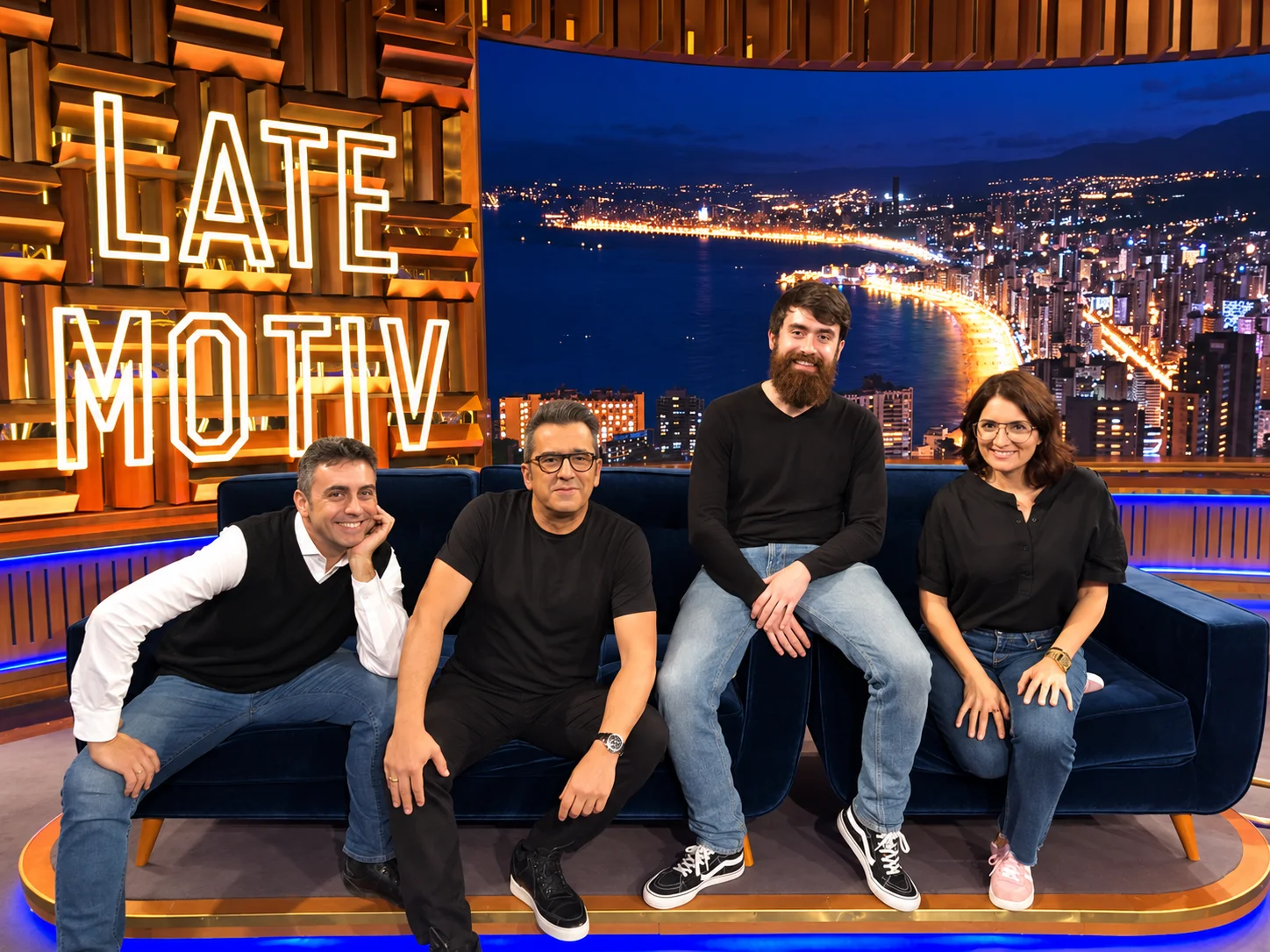 Sofá y butaca Sterling Cooper de PortobelloStreet en el plató de Late Motiv