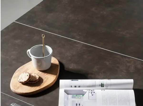 Mesa de comedor extensible porcelánico Gistola